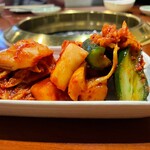 炭蔵 - キムチ盛合せ