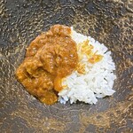 隼 - ・かれーらいす。
      黒毛和牛の牛スジ肉を使用した水を使わないカレーライス