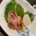 せいじ - 赤貝刺し。おまけのホタテ。