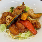 レストラン クルール 市立ひらかた病院店 - 若鶏と彩り野菜のアップ