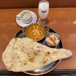 ミニ ネパール レストラン&バー アリサ - Ａランチ 
            (キーマカレー(激辛)･ナン･ライス･スープ･ラッシー)