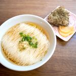 そうめん金龍 - そうめん、昆布のおにぎり