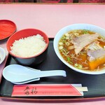 亀福食堂 - 2023年８月　ラーメンライス（880円）