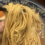 213313081 - 麺は中細麺でぱっつんとした食感です。