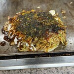 Okonomiyaki Yoshino - ホソ玉そば入り（1,250円）