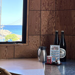 お食事処 味波季 - 隣席の小窓から見える日本海