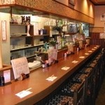 居酒屋 よっちゃん - 1階カウンター