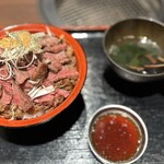 KUROUSHI - 黒牛肉々丼特盛　1628円