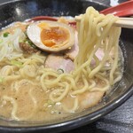 Ramen Futaba - 嚙み応えのある中太麺