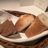 ウルフギャング・ステーキハウス 丸の内店 - 付け合わせのパン