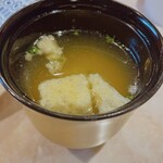 丸喜すし - 南関揚げの御味噌汁　これでお酒呑める