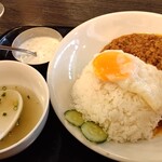 個室 タイ料理専門店 アジアンバル シムラン - ガパオライス