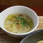 キッチン ブルー グローブ - キャベツのスープのアップ