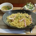 キッチン ブルー グローブ - キノコとベーコンの和風クリーム大盛り