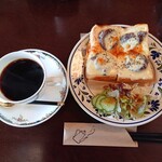 山本珈琲倶楽部 - モーニング・あんこチーズトーストとマンデリン