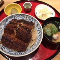 炭焼うな富士 名駅店 - うなぎ丼