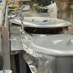 ラーメン 末廣家 - 大きな寸胴でスープを炊いておられます！