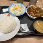 松屋 - 料理写真:ご飯のほうが温かかった限定のゴロゴロチキンカレー　大切にされてない感満載の1/80万でした