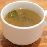 レストラン・サカキ - 千葉県産林SPF豚のポークジンジャー 1400円 のスープ