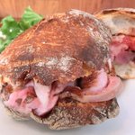 まちのパーラー - ローストポーク 1100円 のチャバタ仕立て