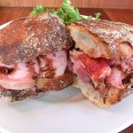 まちのパーラー - ローストポーク 1100円 のチャバタ仕立て