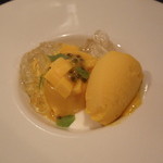 Felicelina - 完熟マンゴープリンとジェラート　ヨーグルトソース