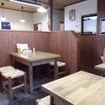 大正庵 - 店内4人掛けテーブル席