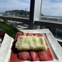 焼肉ぽんが 江ノ島 - たたみネギタン¥2,000-
                    縦に長くスライスしたタンにこれでもかっ！
                    てくらい溢れる様なネギ
                    店員さんが焼いてくださいます