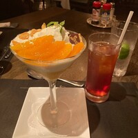 ロウリーズ・ザ・プライムリブ 恵比寿ガーデンプレイス店 - マンゴーのパフェ