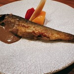 Sua.  - 鮎のコンフィ　季節野菜のピクルス