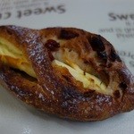 ブランジェ浅野屋 - クランベリー＆チーズ