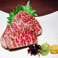佐賀牛　肉刺し　3秒炙り