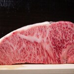 Saga beef sirloin Yogan-yaki (roasted on a hot stone) 100g