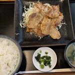 更科家族亭 - 「豚の焼き肉定食」全景