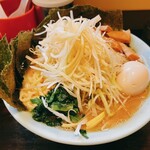 家系ラーメン ジェット家 - ネギラーメン大盛り、味玉、のり、メンマトッピング