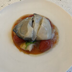 NALA - 前菜②低温調理した天草産天然岩牡蠣と萩産白バイ貝のスモーク　薪焼きトマトの冷製