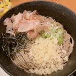 おらが蕎麦 - 冷やしぶっかけそば570円＆大盛＋160円