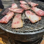 肉問屋直営 黒毛和牛全品食べ飲み放題 牛若丸 - 