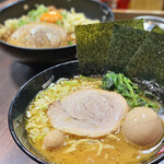 Oh yeah - 豚骨醤油ラーメン+味玉