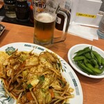 日高屋 - バクダン炒め、枝豆、生ビール