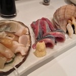 ぽせいどん 新橋店 - 今日のお勧めの三種盛り合わせ（左からマテ貝、サンマ、つぶ貝）