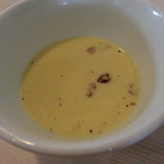 トゥルモン - スープ　：　とうもろこし　濃厚な甘味　流石というべき北海道の大地を感じます。