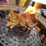 とりいち - 皮　焼いてるところ