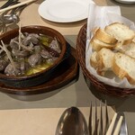 Bisutoro Ando Kafe Tsuredure - 砂肝のアヒージョ