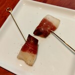 Libertemps - シェフさん特製⭐️鴨の生ハム❤️これがまた素晴らしい❣️(๑˃̵ᴗ˂̵)口に入れた途端にほどける妖艶な脂⭐️鼻から抜ける芳香がたまらない❣️ヽ(´▽｀)/