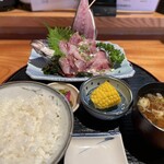 お魚処 うおとも - 上アジ刺身のご飯セット♪