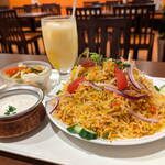 インド＆タイ料理専門店 Surya Royal Garden - ...「チキンビリヤニプレート（1350円）」、大盛りコール可能でした☆彡サイコー