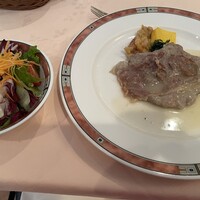 エリオ・ロカンダ・イタリアーナ - サラダと，共に