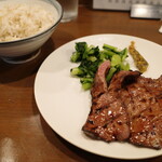 味太助 本店 - これにテールスープが付きます。