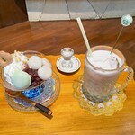 木熊家 - アイスミルクティー、小豆と白玉の抹茶といちごアイスクリーム添え